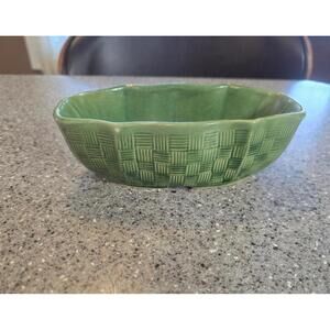 Vintage Shawnee Oval Green Planter USA 150 Scalloped Rim Basket Weave Design